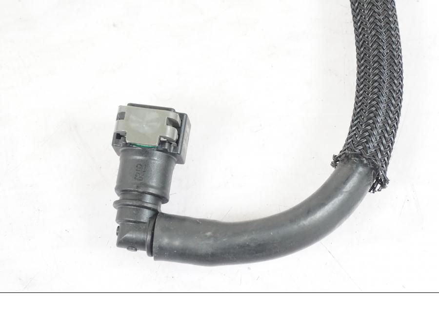 Baksidan på Bensinledning från en Yamaha MT-09 -2020 motorcykel.