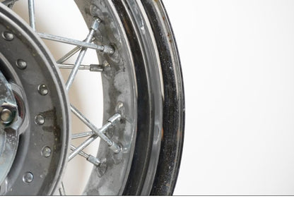 Extrabild5 på Fälg från en Yamaha XVS 1100 -2001 motorcykel.