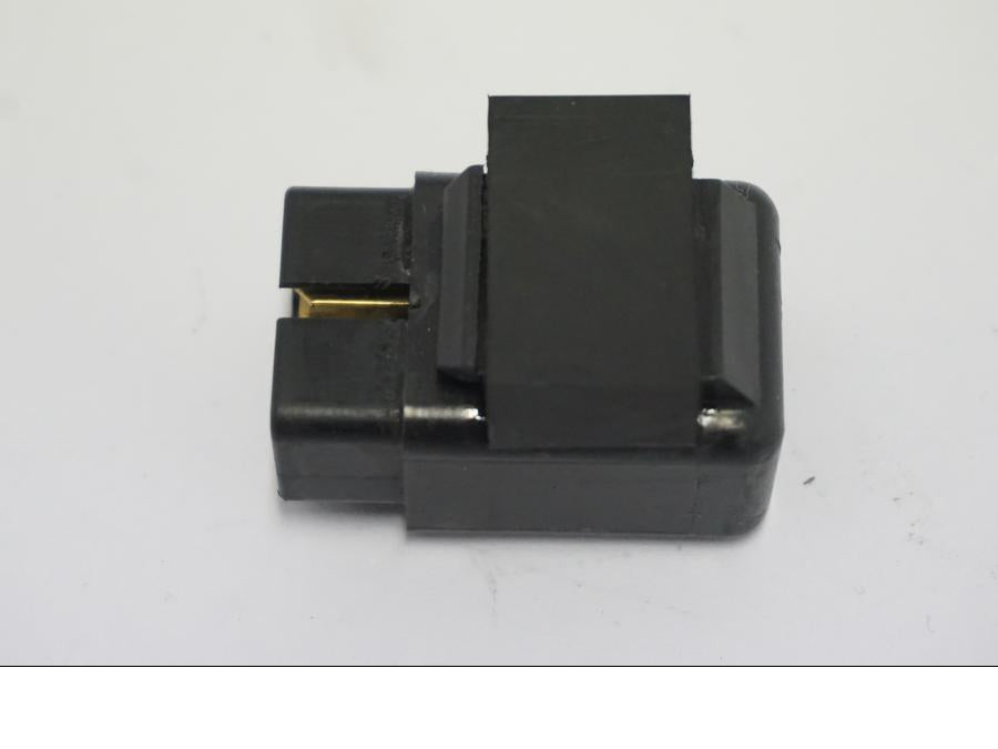 Vänster sida på Relä från en Suzuki DL 1000 -2003 motorcykel.