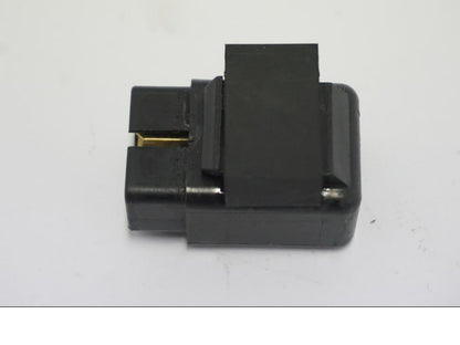 Vänster sida på Relä från en Suzuki DL 1000 -2003 motorcykel.