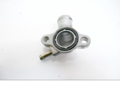 Baksidan på Vattenrör från en Honda VFR 800 -2005 motorcykel.