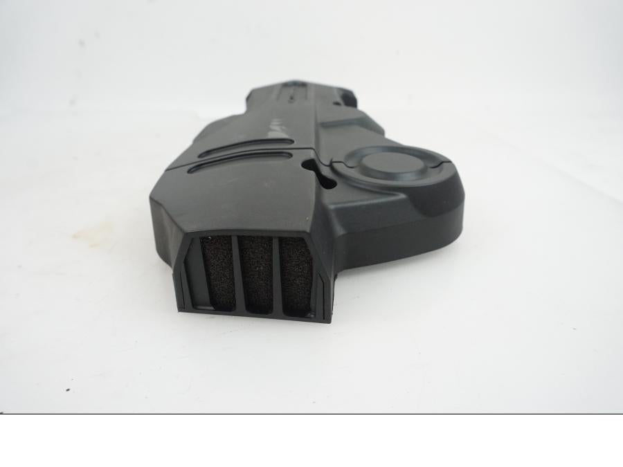 Höger sida på Motorkåpa från en Ducati Desert X -2022 motorcykel.