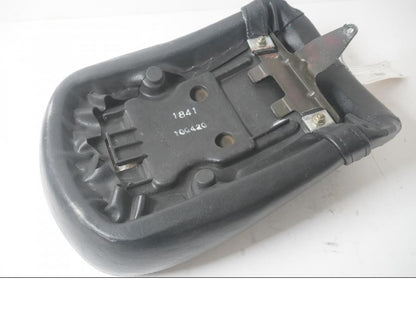 Höger sida på Sadel från en Kawasaki VN 1500 -1997 motorcykel.