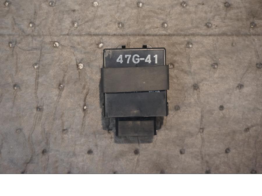 Framsidan på Blinkersrelä från en Yamaha XV 1100 -1993 motorcykel.