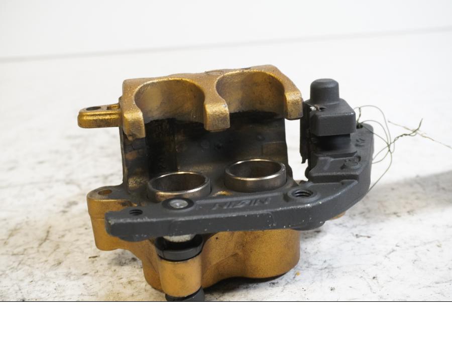 Höger sida på Bromsok från en Triumph Street Triple -2011 motorcykel.