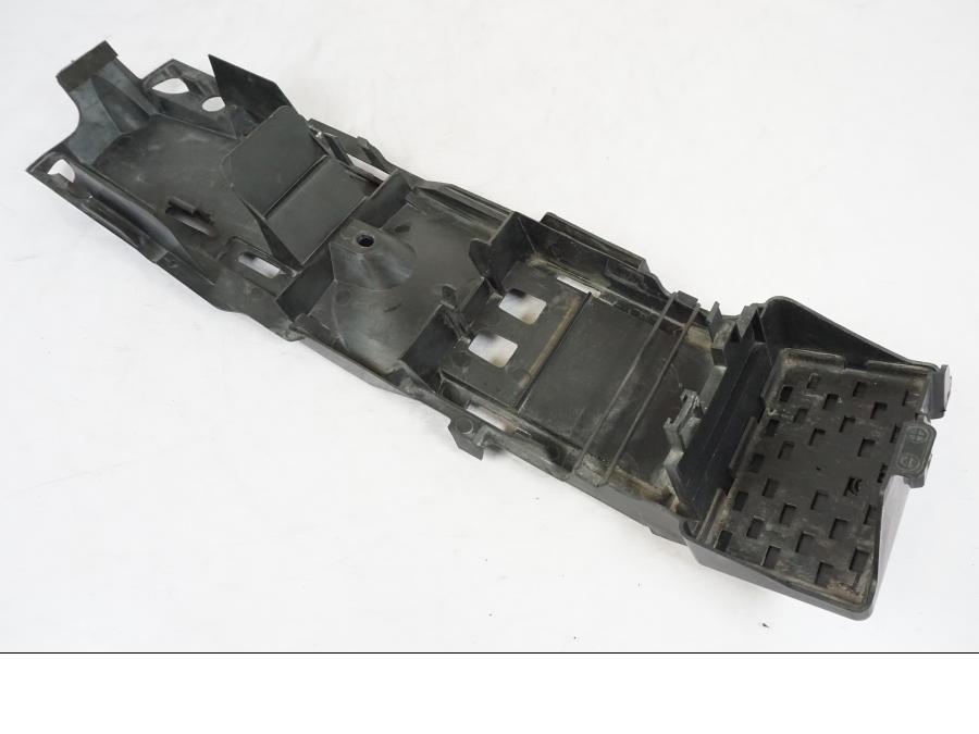 Framsidan på Undertail från en Suzuki GSX-R 750 -2006 motorcykel.