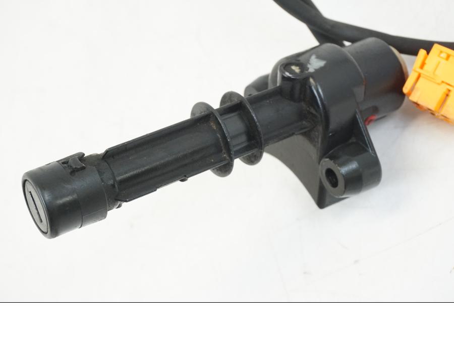 Snett uppifrån på Låssats från en BMW K 1200 LT -2004 motorcykel.