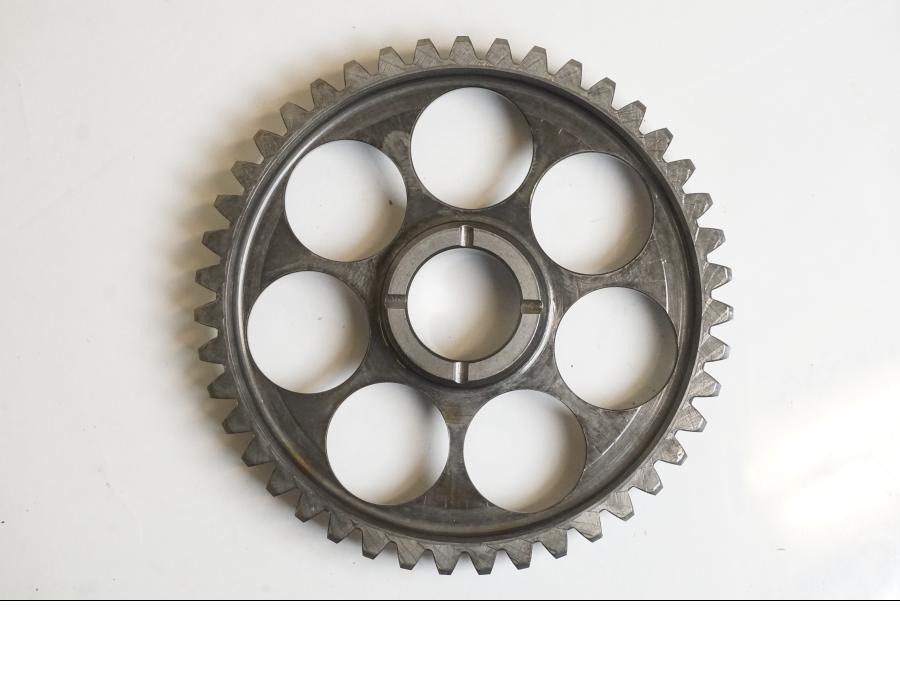 Baksidan på Startkopplingsdrev från en KTM 1190 Adventure -2015 motorcykel.