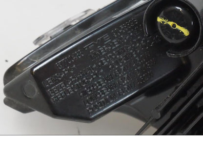 Snett nerifrån på Strålkastare från en H-D Adventure Pan America Special RA1250S -2021 motorcykel.