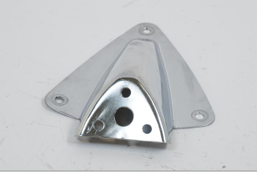 Vänster sida på Skylthållare från en Kawasaki VN 1500 -2002 motorcykel.