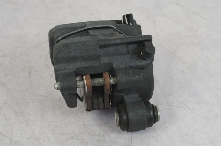 Snett uppifrån på Bromsok från en Yamaha MT-09 SP -2018 motorcykel.