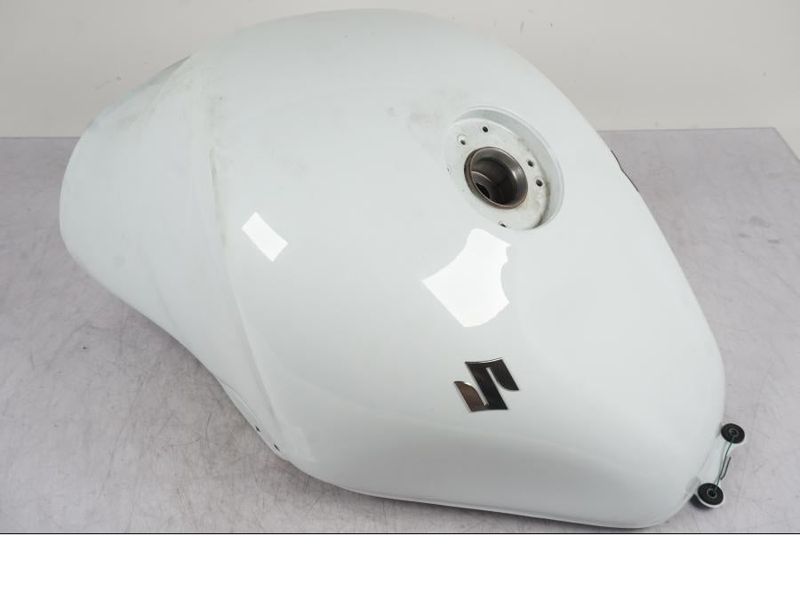 Framsidan på Bensintank från en Suzuki GSX 1300 RX -1999 motorcykel.