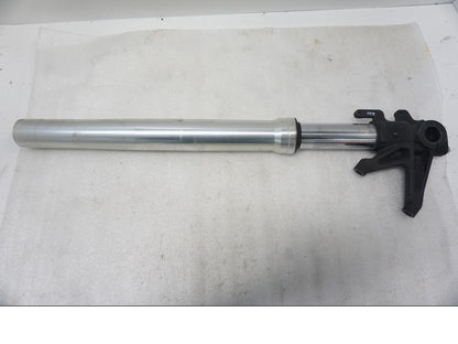 Baksidan på Gaffelben från en Ducati Monster 796 -2013 motorcykel.