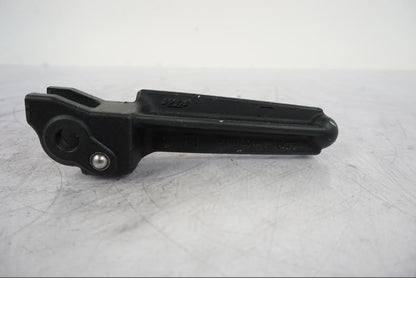 Snett uppifrån på Fotpinne från en KTM 1290 Super Duke -2019 motorcykel.