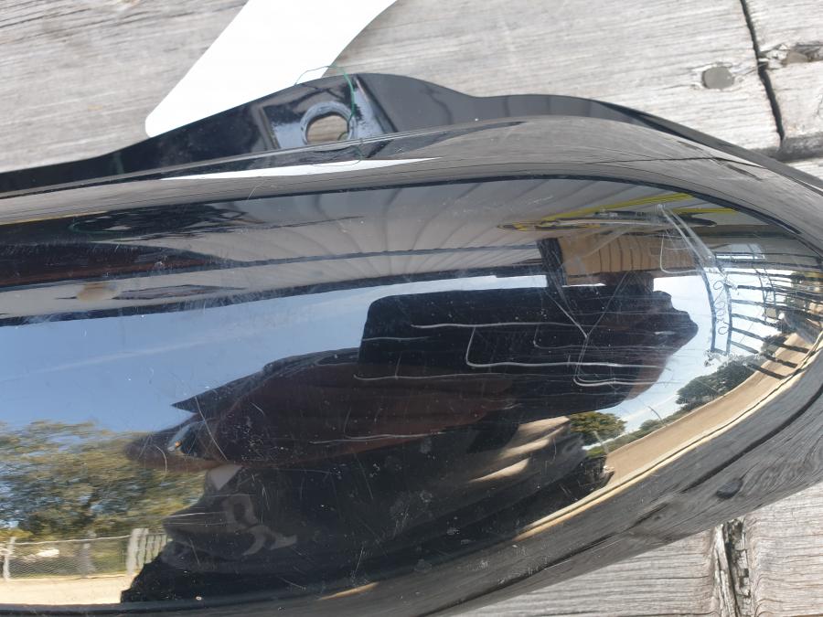 Baksidan på Bakvinge från en Yamaha FZ-S 600 -2001 motorcykel.