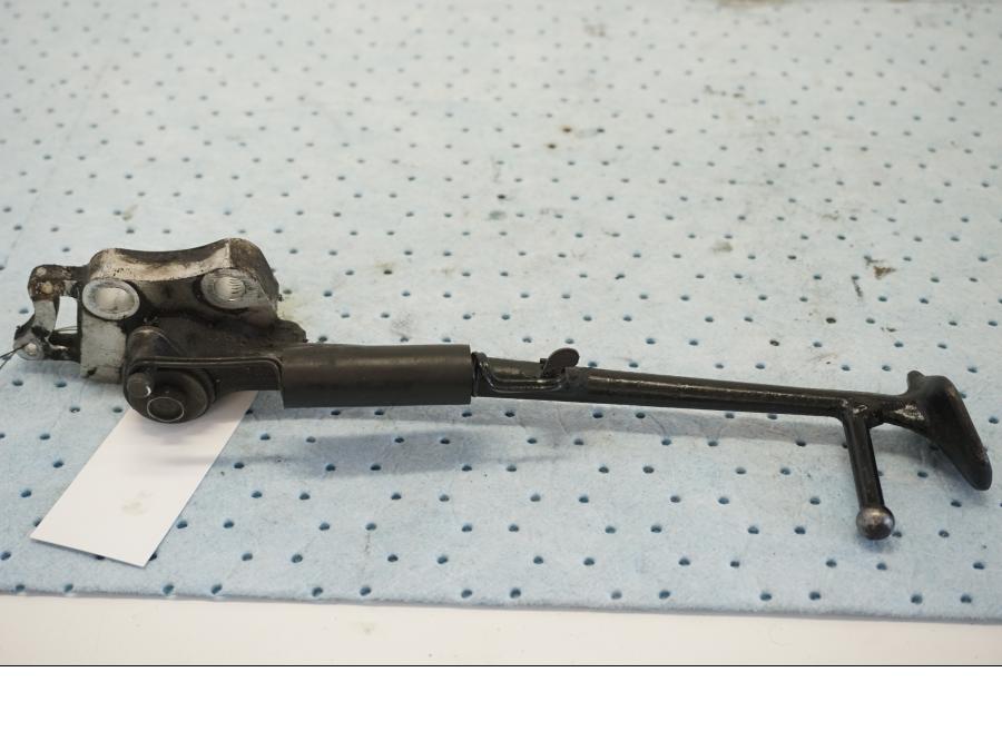 Framsidan på Sidostöd från en Yamaha YZF 1000 R1 -2001 motorcykel.