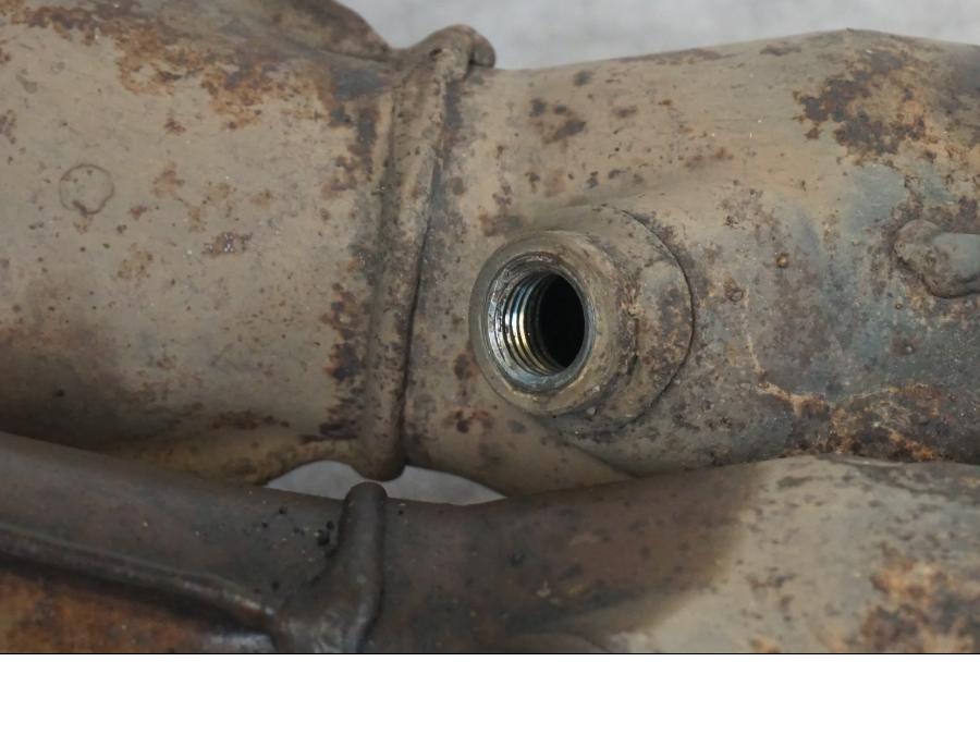 Vänster sida på Grenrör från en Kawasaki ZX-10R -2008 motorcykel.