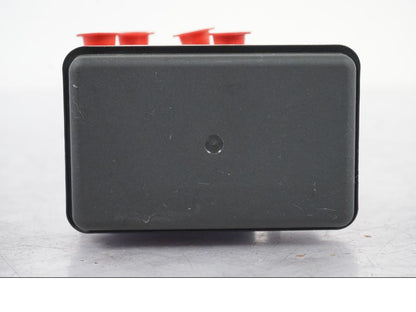 Snett uppifrån på ABS Modulator från en Kawasaki ER-6N -2016 motorcykel.