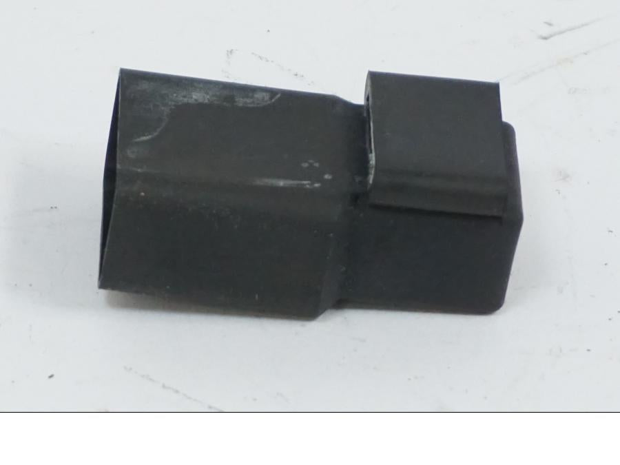 Vänster sida på Relä från en Honda CB 650 R -2019 motorcykel.