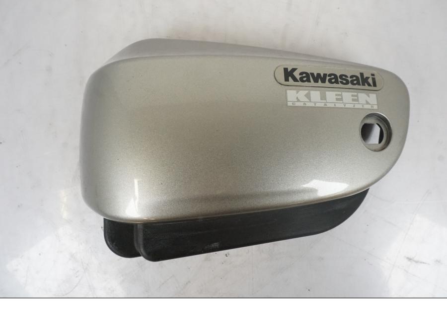 Framsidan på Sidopanel från en Kawasaki VN 1500 -2003 motorcykel.