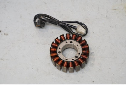 Framsidan på Generator från en Kawasaki VN 800 -2001 motorcykel.