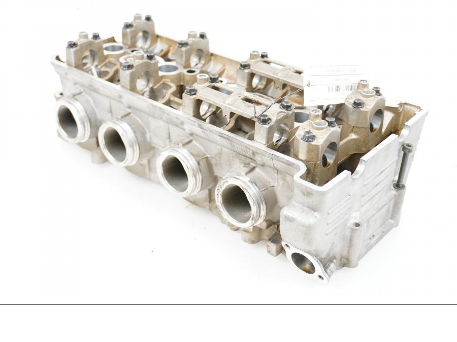 Framsidan på Topplock från en Yamaha FJR 1300 -2005 motorcykel.