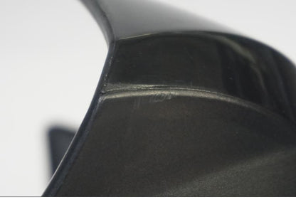 Snett uppifrån på Handskydd från en KTM 125 Duke -2011 motorcykel.