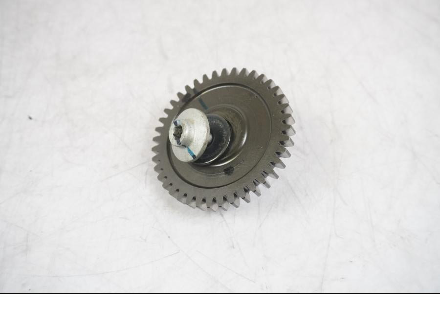 Framsidan på Balansdrev från en KTM 125 Duke -2017 motorcykel.