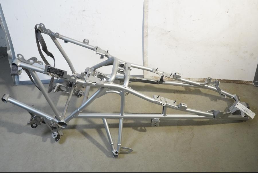 Vänster sida på Bakram från en BMW R 1200 GS -2007 motorcykel.