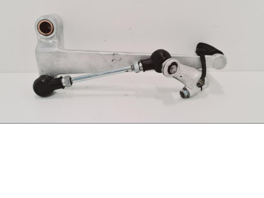 Höger sida på Växelpedal från en Suzuki DL 1000 -2016 motorcykel.