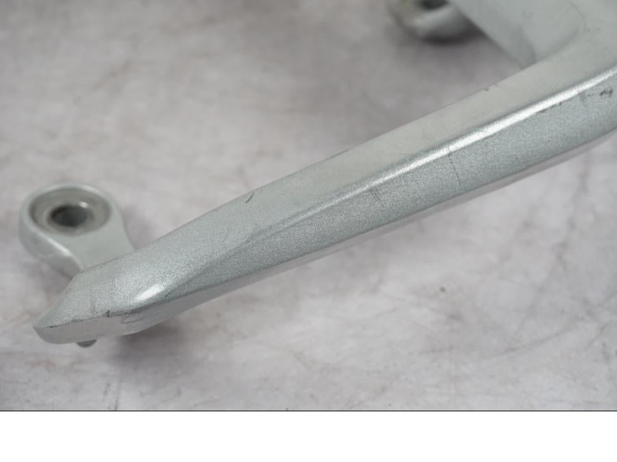 Extrabild1 på Pakethållare från en Triumph Tiger Explorer -2012 motorcykel.