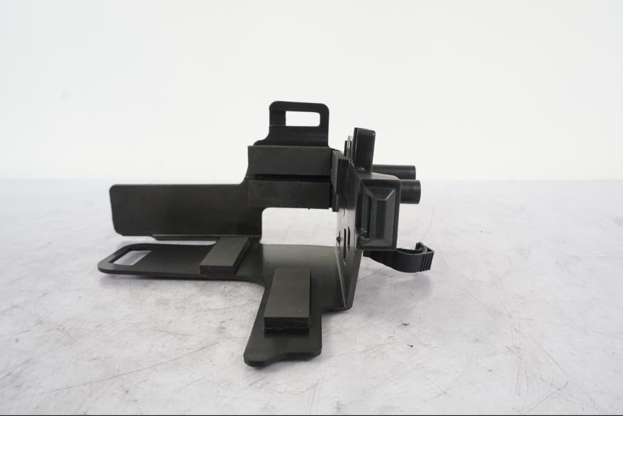 Baksidan på Behållare från en H-D Softail Sport Glide FLSB -2022 motorcykel.