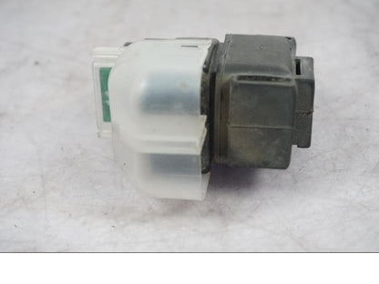 Höger sida på Startrelä från en Triumph Tiger Explorer -2016 motorcykel.