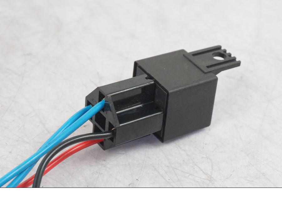 Snett uppifrån på Värmehandtag från en Yamaha MT-09 -2016 motorcykel.