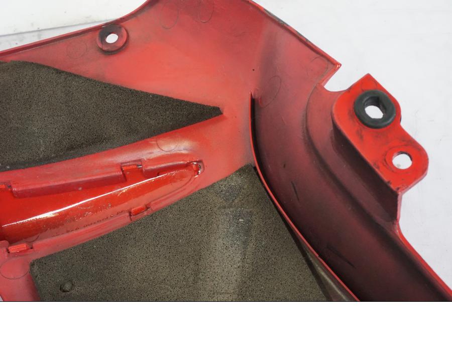 Extrabild3 på Sidkåpa från en Honda CBR 1000 F -1999 motorcykel.