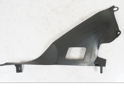 Framsidan på Toppkåpsinsida från en Suzuki GSX-R 750 -2007 motorcykel.