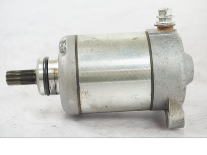 Vänster sida på Startmotor från en Kawasaki ZZ-R 1400 -2009 motorcykel.