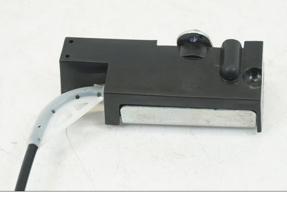 Höger sida på Sadellåsmekanism från en Honda CBR 650 R -2019 motorcykel.