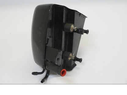 Höger sida på Oljetank från en H-D Sportster 1200 XL1200C -1999 motorcykel.