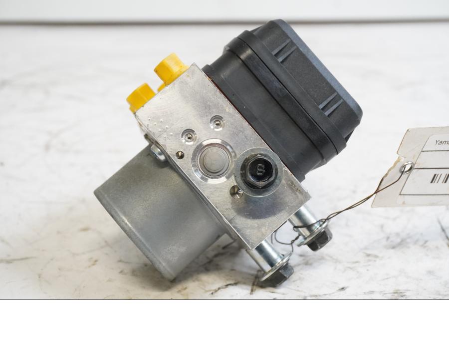 Baksidan på ABS Modulator från en Yamaha MT-07 Tracer -2016 motorcykel.