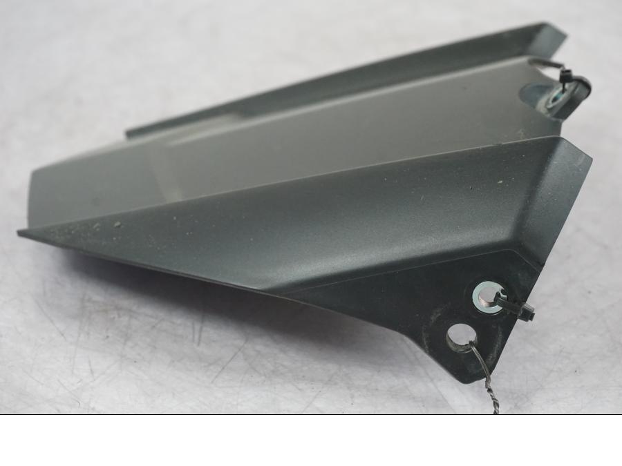 Höger sida på Svingskärm från en Yamaha MT-09 -2016 motorcykel.