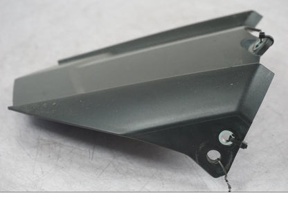 Höger sida på Svingskärm från en Yamaha MT-09 -2016 motorcykel.