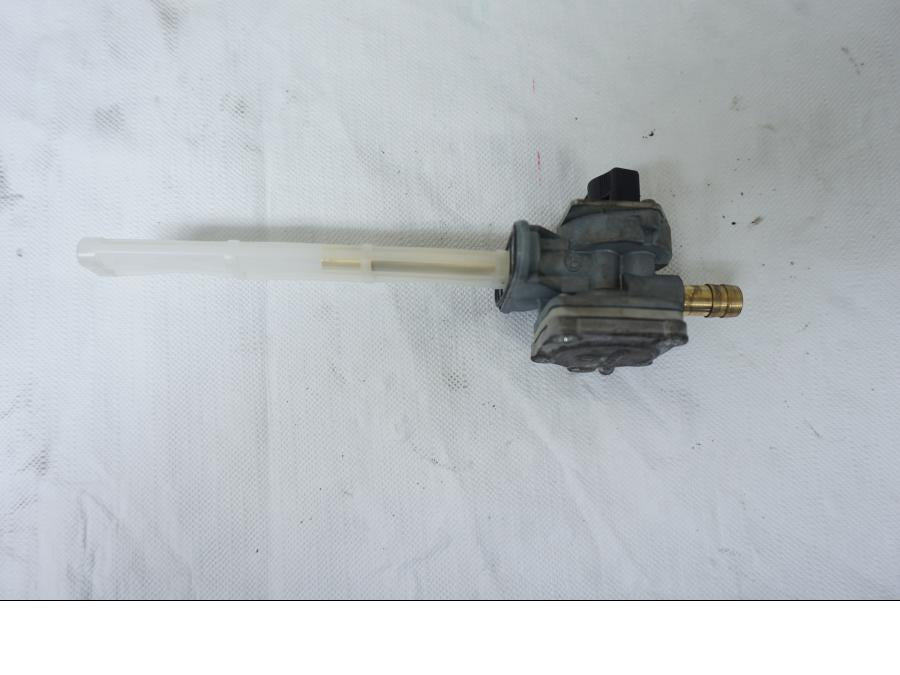 Baksidan på Bensinkran från en Kawasaki VN 800 -1996 motorcykel.