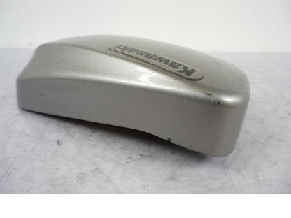 Snett uppifrån på Sidopanel från en Kawasaki VN 1500 -2003 motorcykel.