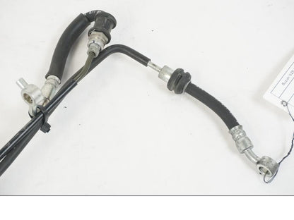 Baksidan på Bromsledning från en Suzuki VZR 1800 -2009 motorcykel.