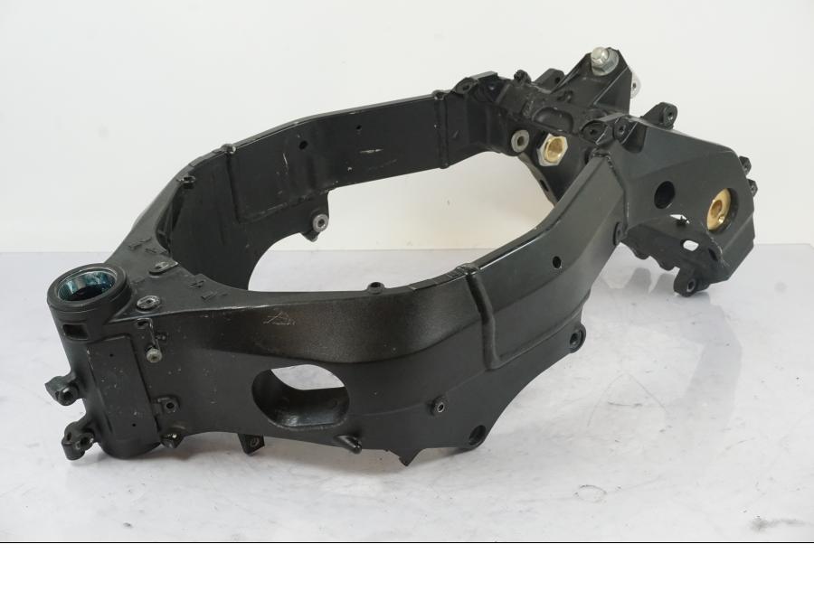 Framsidan på Ram från en Suzuki GSX-R 1000 -2005 motorcykel.