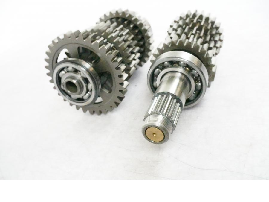 Vänster sida på Växellåda från en BMW F 800 GS -2009 motorcykel.