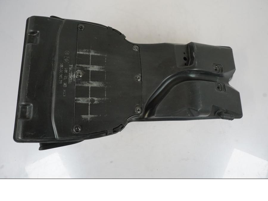 Vänster sida på Luftburk från en KTM 790 Duke -2019 motorcykel.