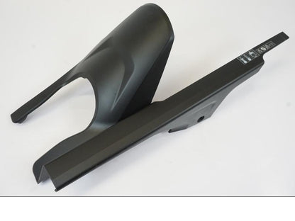 Framsidan på Svingskärm från en Triumph Trident -2021 motorcykel.