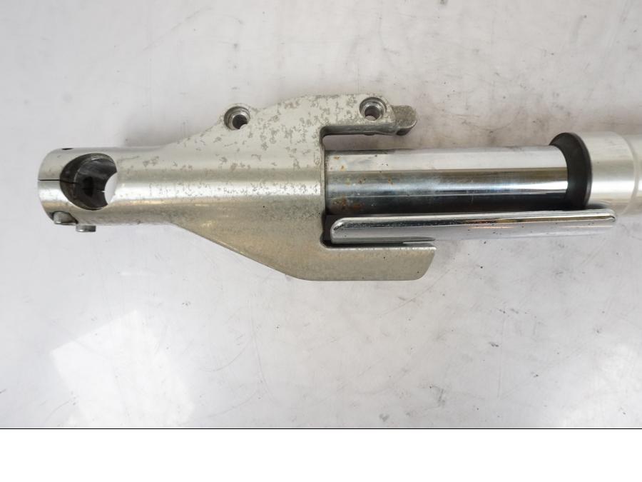 Baksidan på Gaffelben från en Kawasaki VN 1500 -2003 motorcykel.